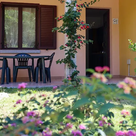Residence Oasi Anfiteatro Porto Ottiolu Exterior foto